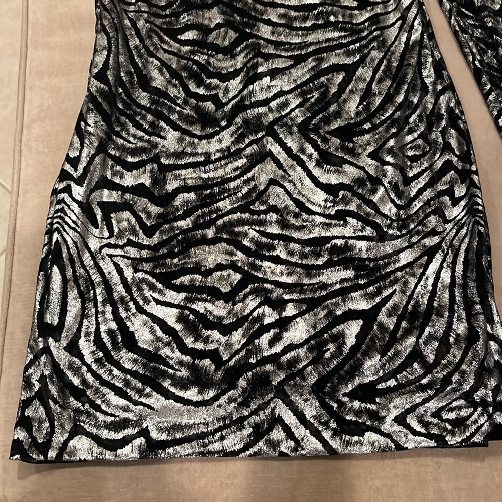 AllSaints Deri Zebra Black and Silver One Shoulder Dress Size 6 New NWT - Picture 5 of 11